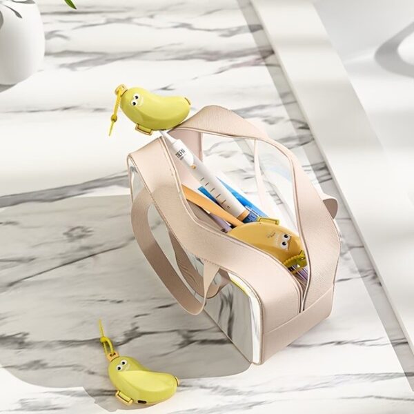 Capac Protector pentru Periuta de Dinti, Flippy, cu Recipient Pasta de Dinti, Portabil, cu Agatatoare, din Plastic 8.7 x 3 cm, Galben/Maro
