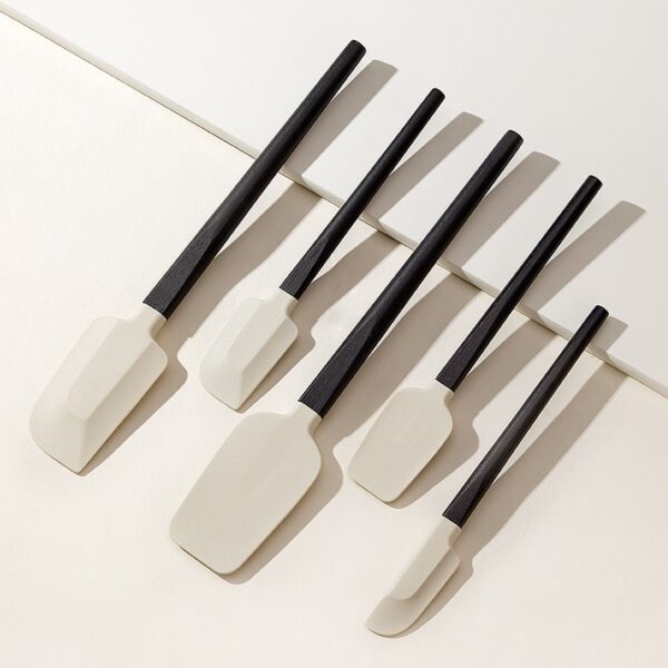 Set 5 Ustensile de Bucatarie  din Silicon si Lemn Spatule de Diferite Dimensiuni Termorezistente Antiaderente Alb-Negru
