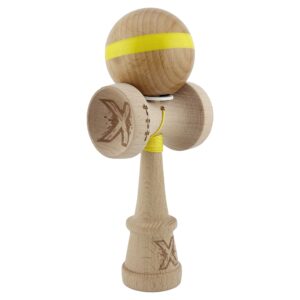 Kendama X Originala Profesionala  Super Sticky Cupe Mari KING SIZE V3 Gaura in Baza Rulment Metalic din lemn 18 cm Ata 62/65 cm Original Galben
